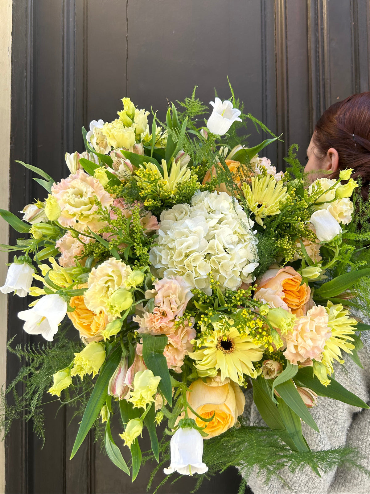 Bouquet de fleurs jaunes Helios réalisé par Arc en Ciel Fleurs à Nice 