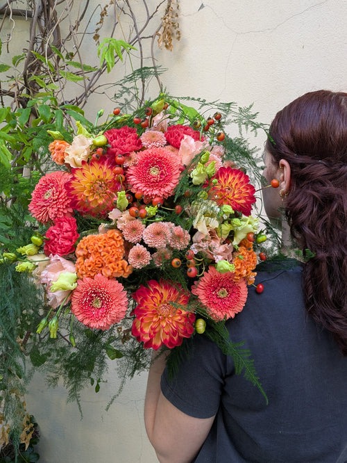 Bouquet de fleurs oranges Aube réalisé par Arc en Ciel Fleurs à Nice 