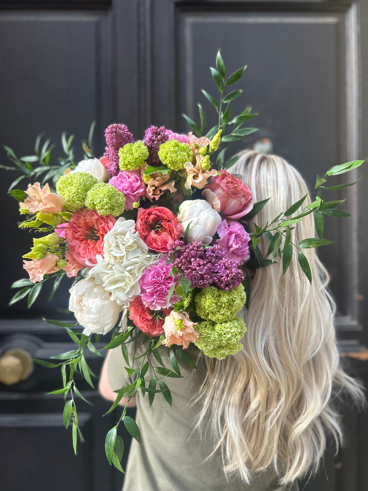 Bouquet de fleurs printanières Tendresse réalisé par Arc en Ciel Fleurs à Nice 