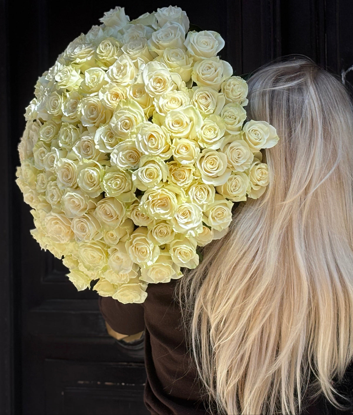 Bouquet de roses blanches Perle réalisé par Arc en Ciel Fleurs à Nice 