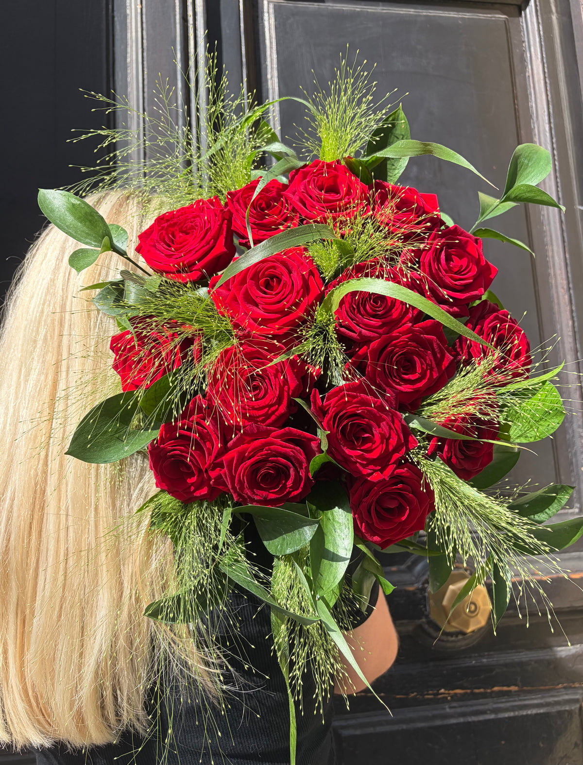 Bouquet de roses rouges Romance réalisé par Arc en Ciel Fleurs à Nice 