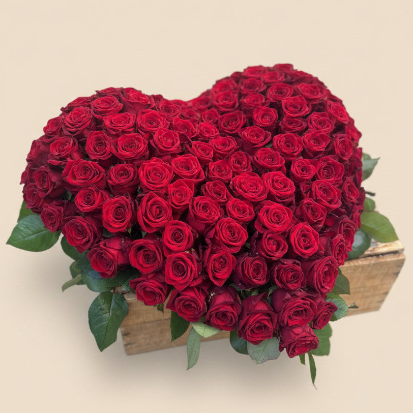 Coeur de roses rouges pour obsèques Amour Eternel réalisé par Arc en Ciel Fleurs à Nice