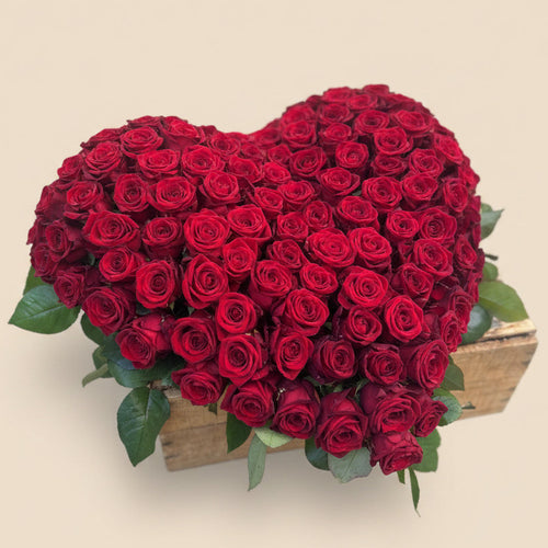 Coeur de roses rouges pour obsèques Amour Eternel réalisé par Arc en Ciel Fleurs à Nice